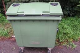 pojemniki na śmieci